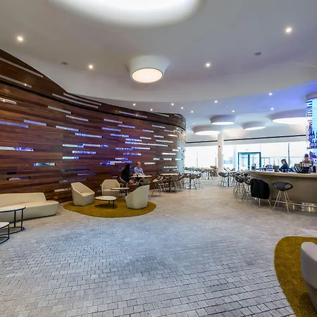 Doubletree By Hilton Hotell