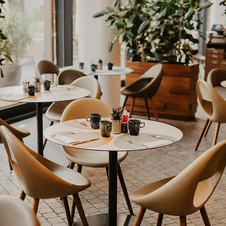 Doubletree By Hilton فندق فروتسواف