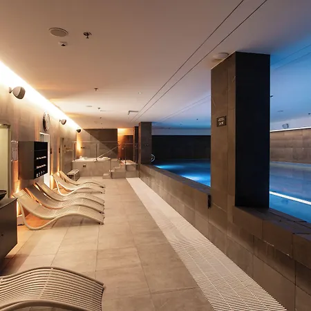 فندق Doubletree By Hilton فروتسواف